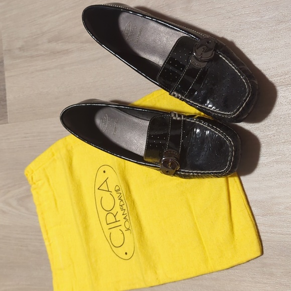 Circa | Size 7.5 Black Patent Leather Loafers - Picture 5 of 6